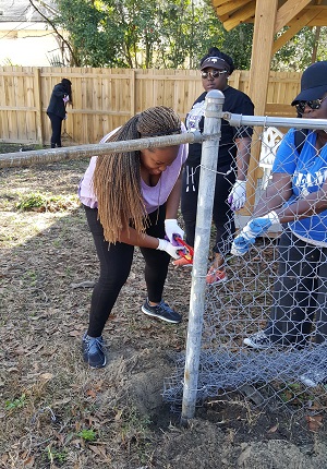 MGA students volunteering during Alternative Spring Break in Savannah, GA.